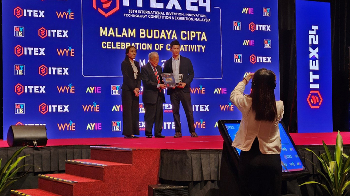 ITEX 2024: Celebrating Innovation with Henry Goh’s Best AI Invention Award